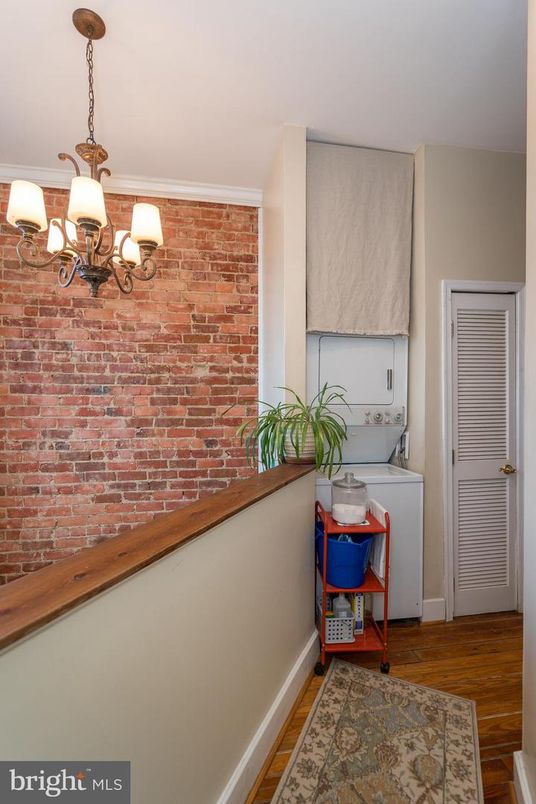 Chandelier, Interior, Stone Walls, Washer, Wood Texture Flooring