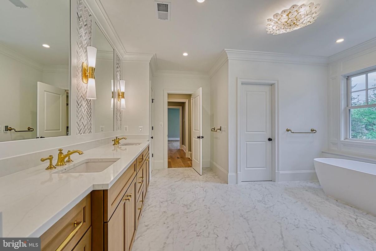 Bathroom, Dual Sink Vanities, Free Standing Baths, Interior, Marble, Recessed Lighting