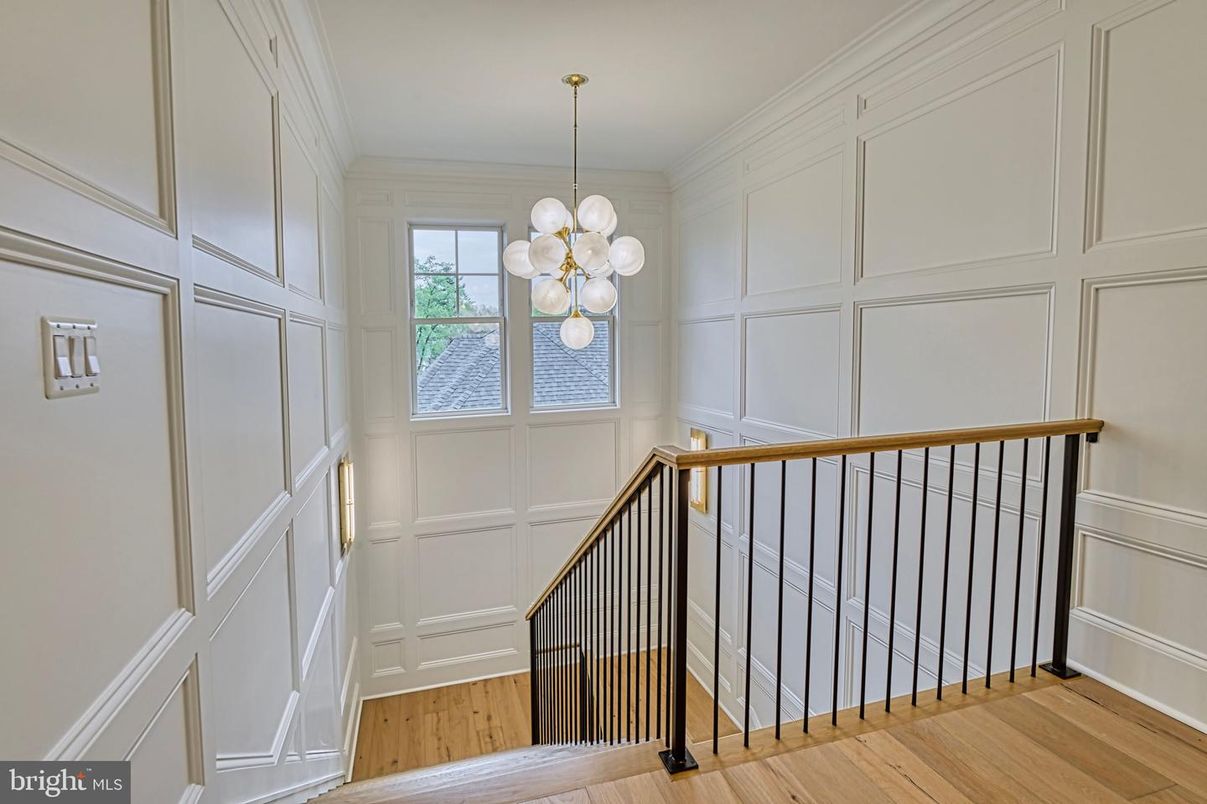 Interior, Pendant Lights, Wood Texture Flooring
