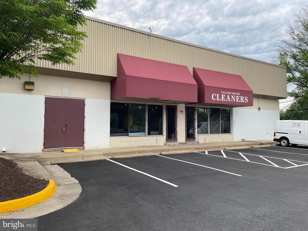 Exterior, Facade, None