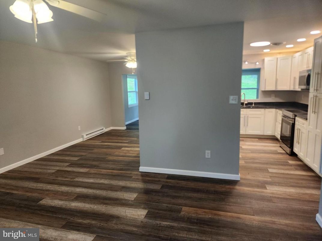 Empty room, Interior, Kitchen, Wood Texture Flooring