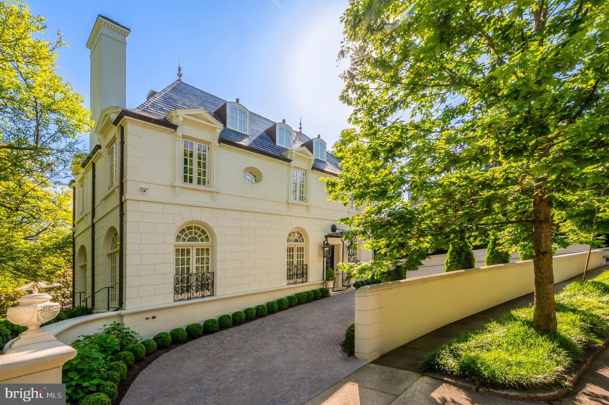 Backyard, Exterior, Facade, French Provincial