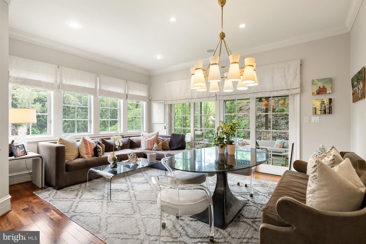 Chandelier, Dining room, Interior, Living room, Recessed Lighting, Wood Texture Flooring