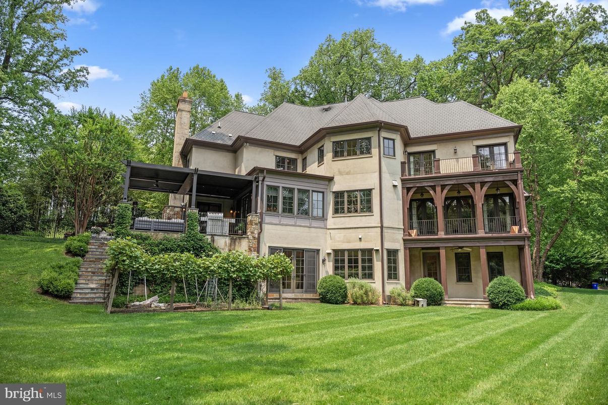 Backyard, Exterior, Facade, French Provincial