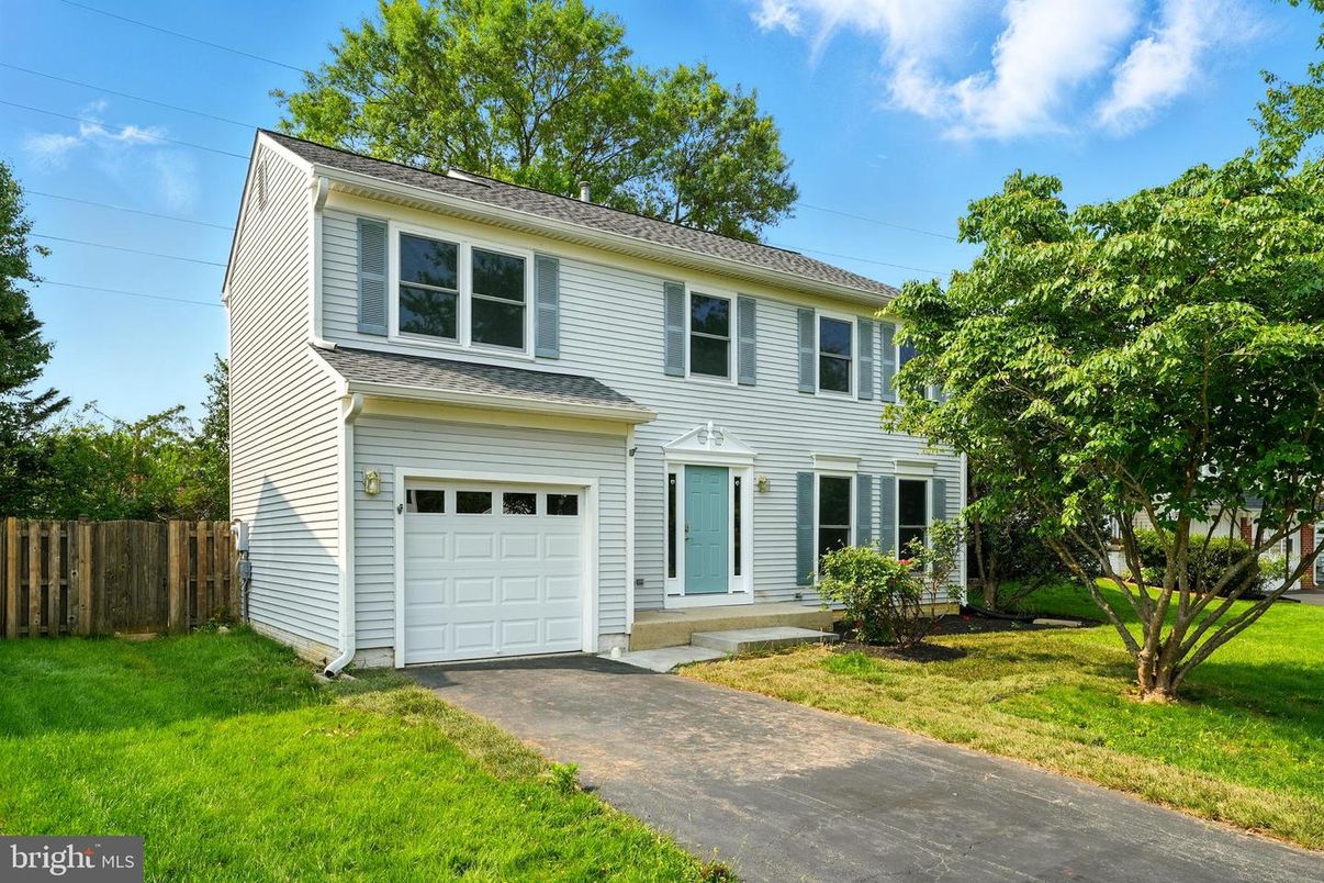 Attached, Exterior, Facade, Georgian