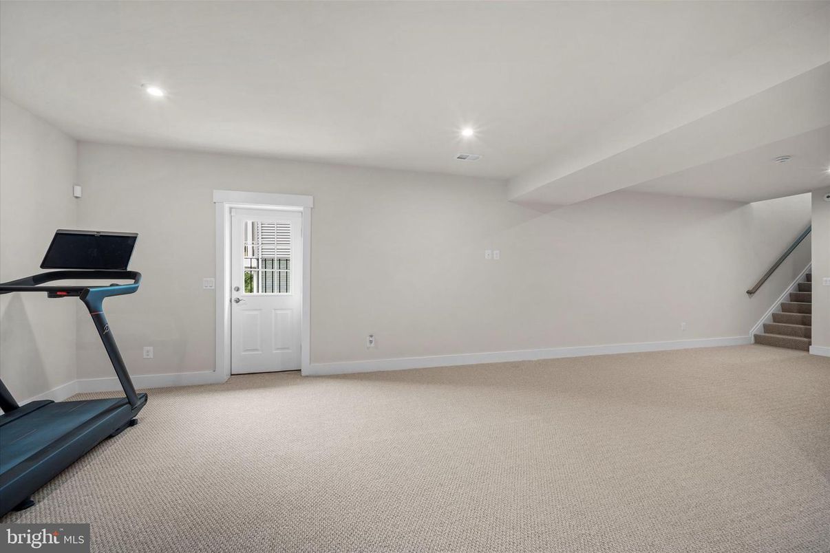 Fitness Equipment, Interior, Recessed Lighting