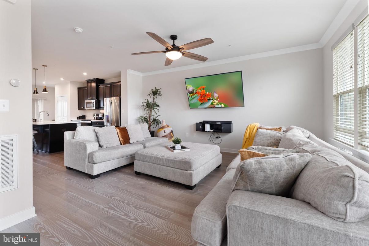 Interior, Kitchen, Living room, Pendant Lights, Recessed Lighting, Stainless Steel Appliances, Wood Texture Flooring