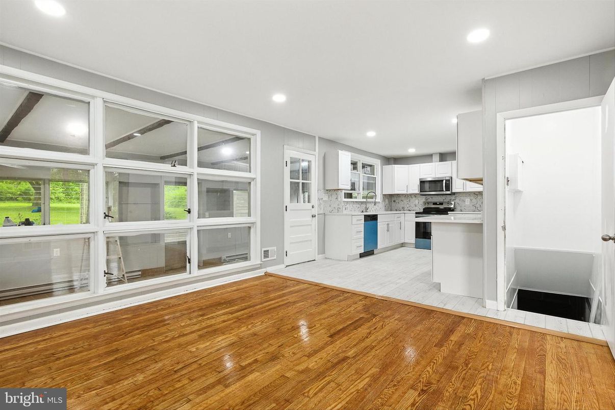 Interior, Kitchen, Recessed Lighting, Wood Texture Flooring