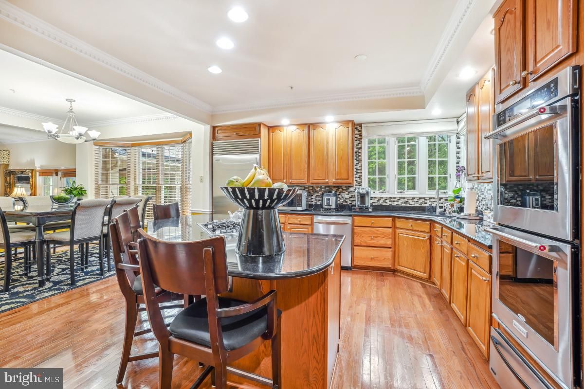 Chandelier, Dining room, Interior, Kitchen, Recessed Lighting, Wood Texture Flooring