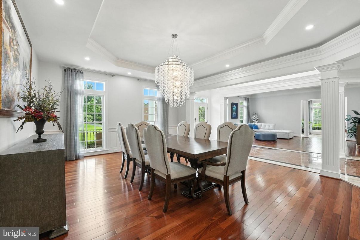 Chandelier, Dining room, Interior, Recessed Lighting, Wood Texture Flooring