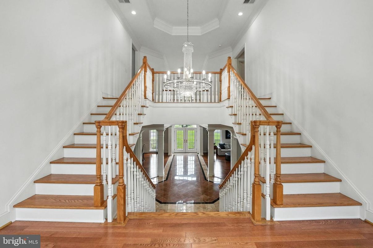 Chandelier, Interior, Recessed Lighting, Wood Texture Flooring