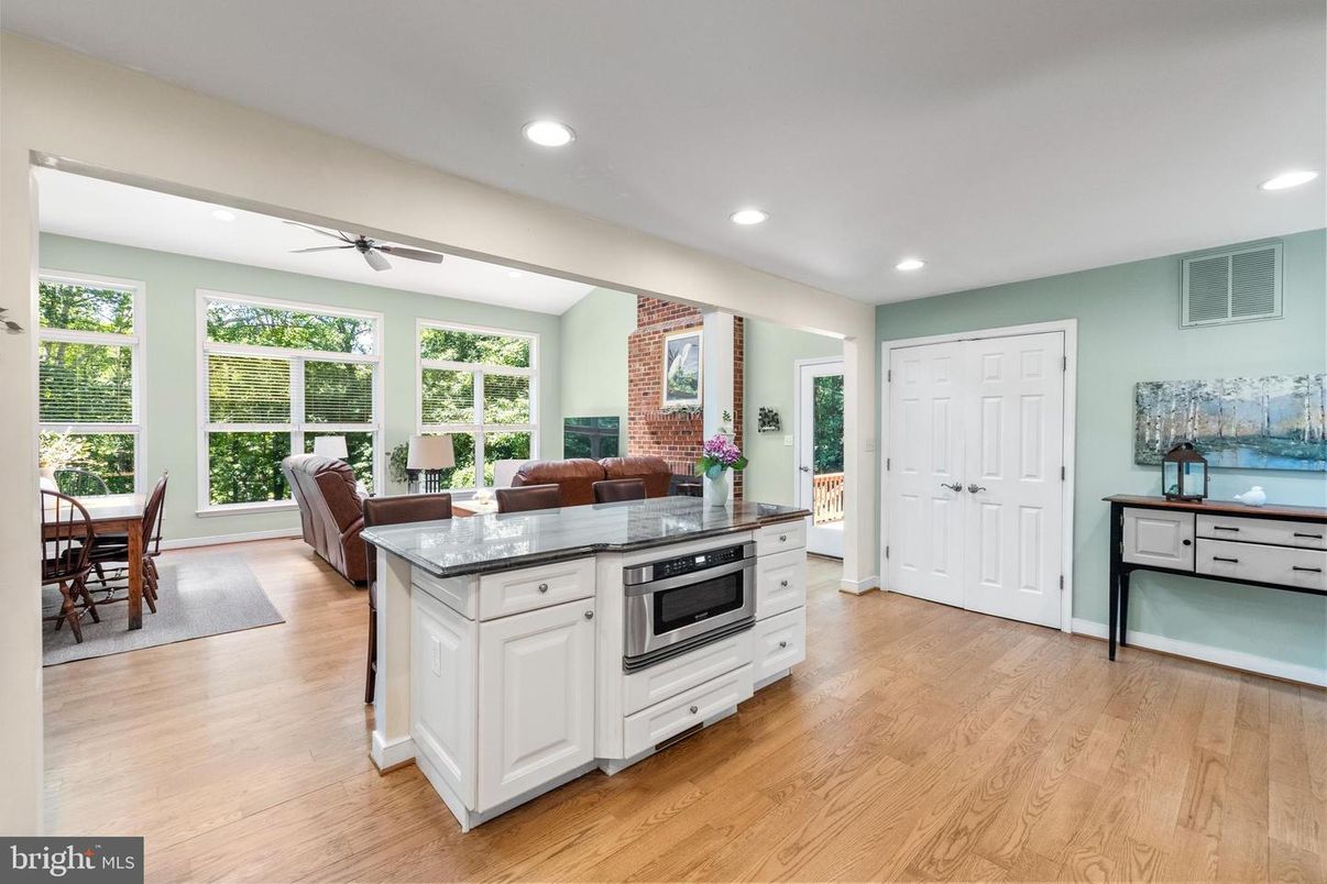 Dining room, Interior, Kitchen, Recessed Lighting, Wood Texture Flooring