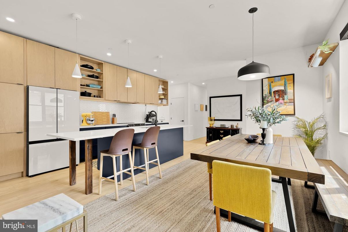 Dining room, Interior, Kitchen, Pendant Lights, Recessed Lighting, Wood Texture Flooring