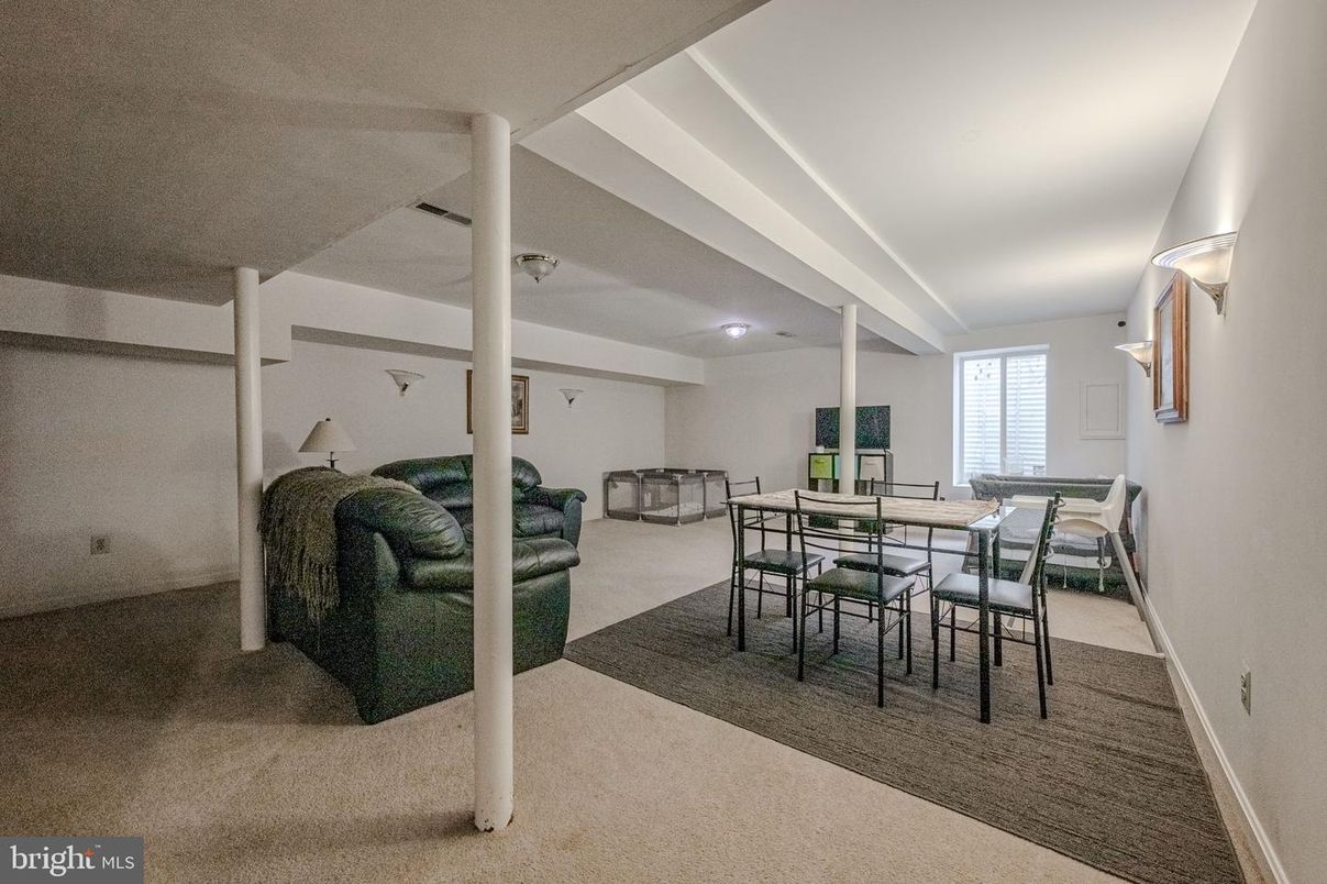 Dining room, Interior, Recessed Lighting