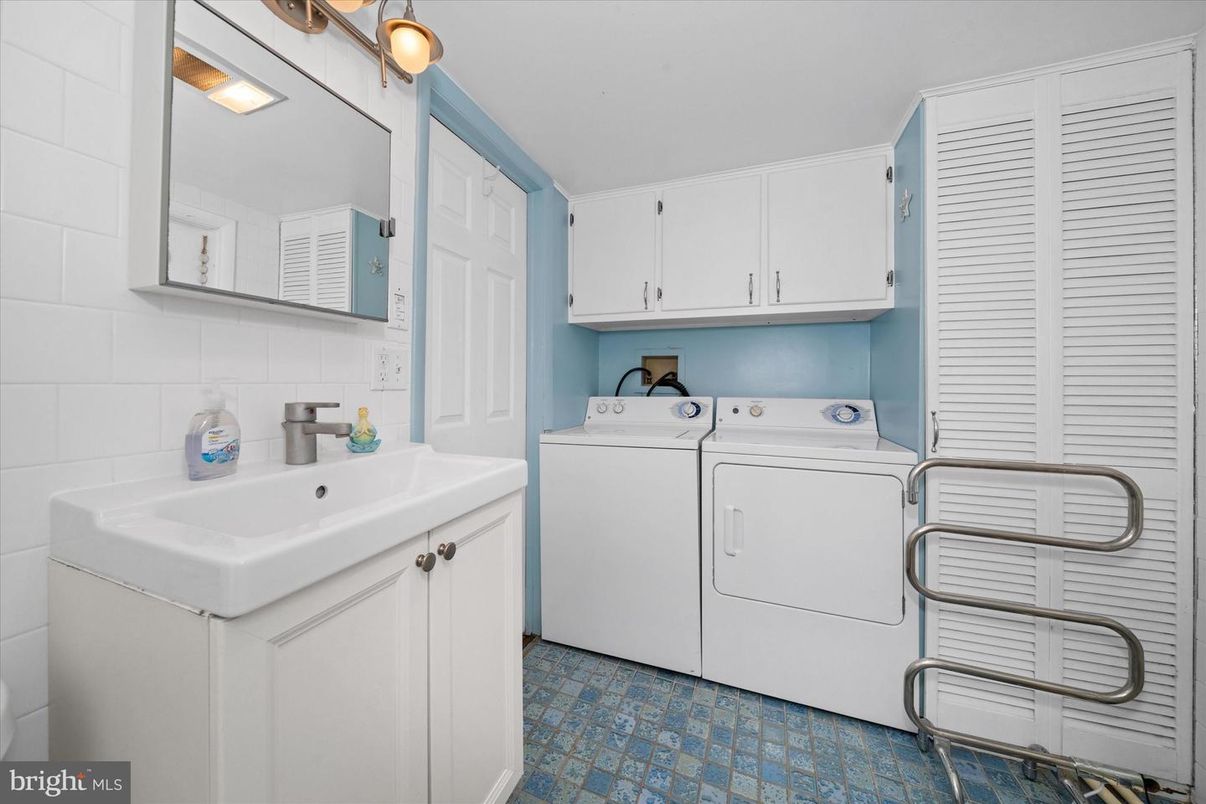 Interior, Utility Closets, Washer