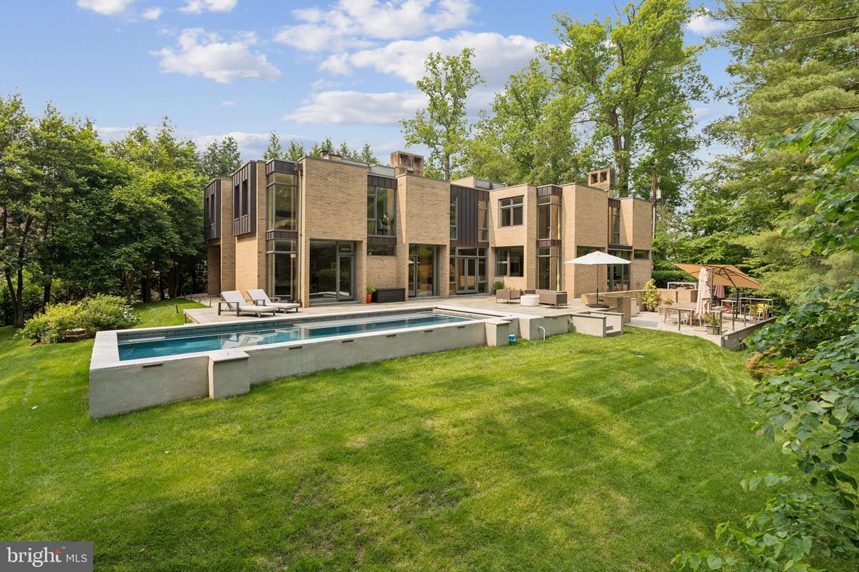 Backyard, Exterior, Pool