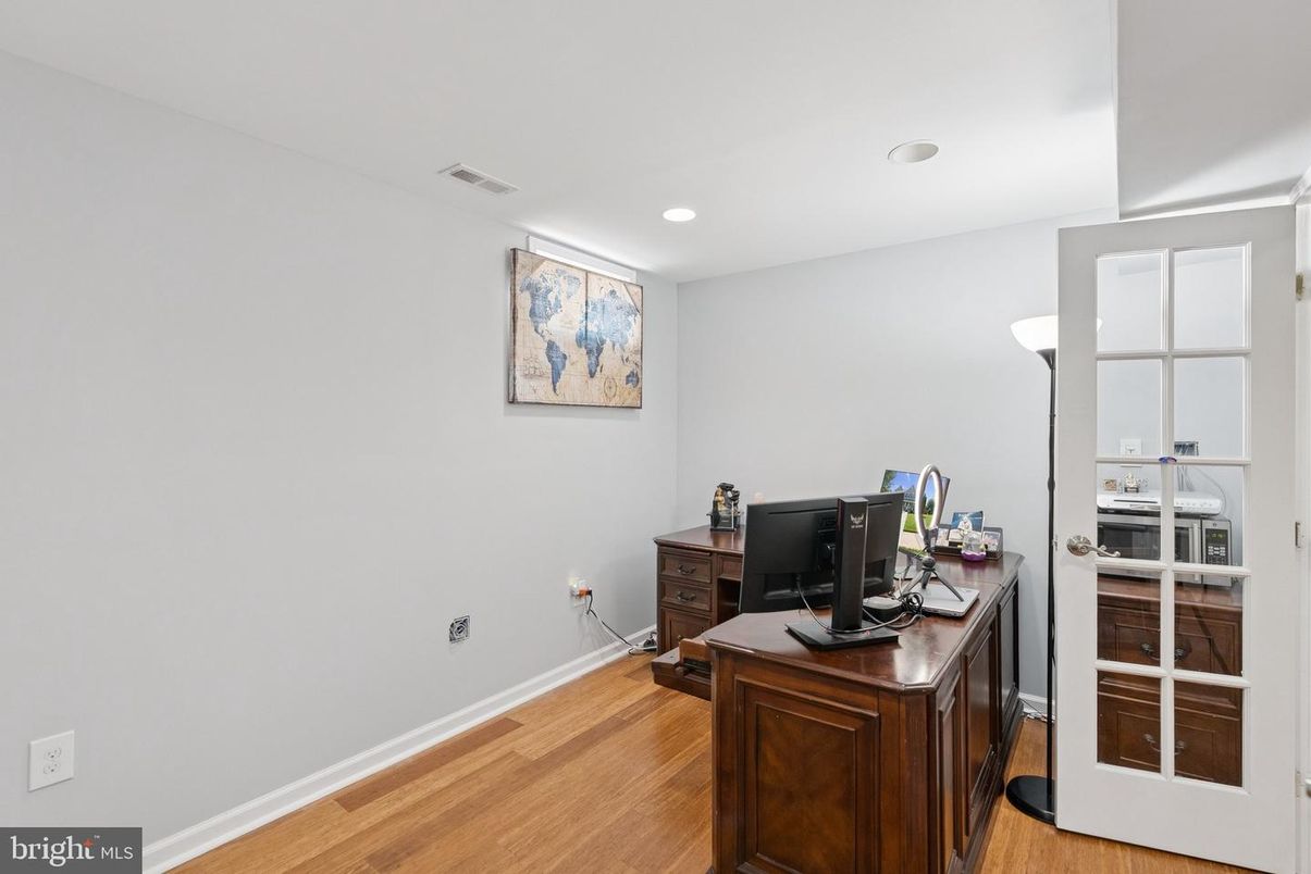 Home Office, Interior, Recessed Lighting, Wood Texture Flooring