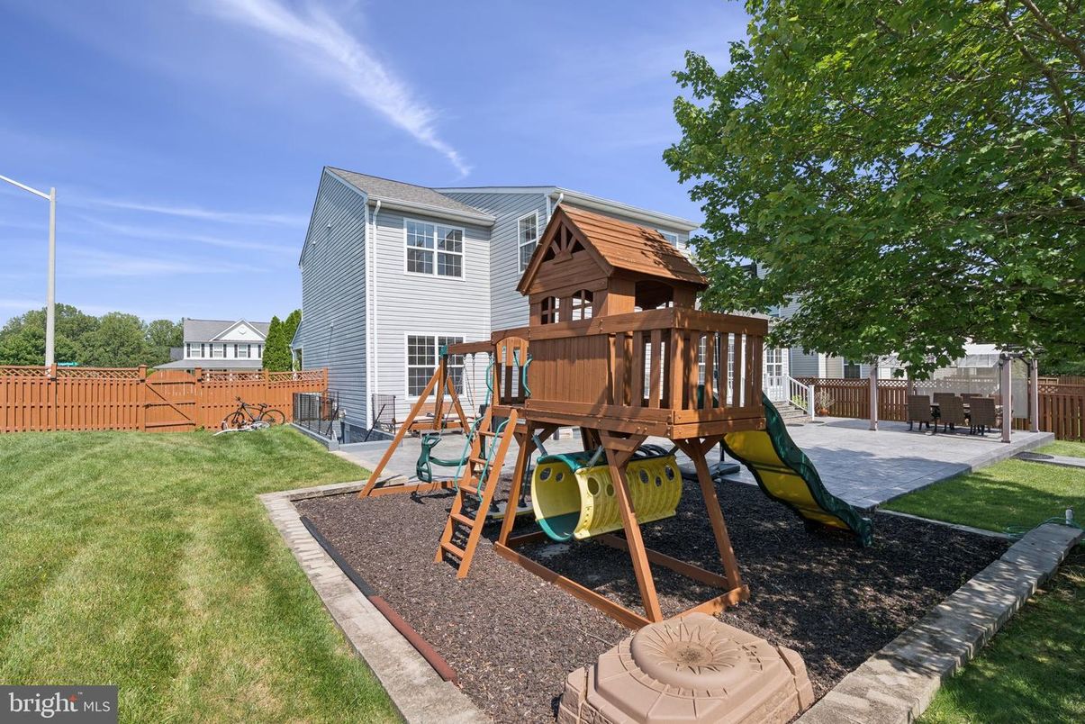 Backyard, Exterior, Playground