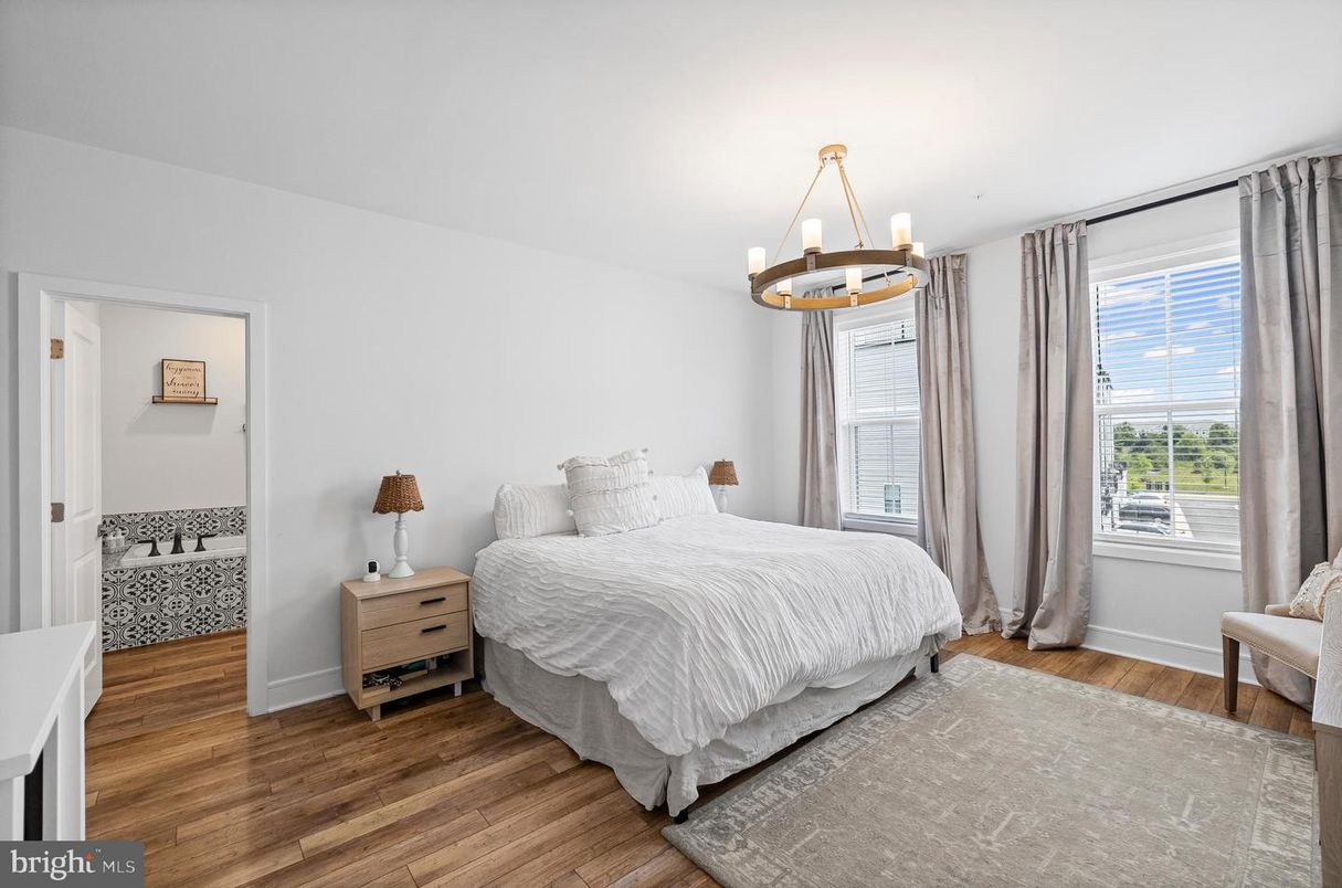 Bedroom, Interior, Pendant Lights, Wood Texture Flooring
