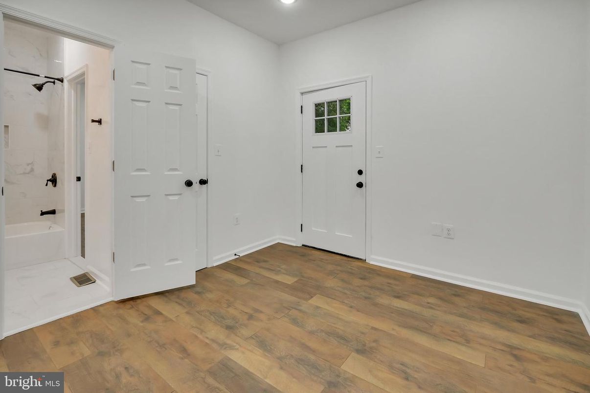 Bathroom, Empty room, Interior, Recessed Lighting, Wood Texture Flooring