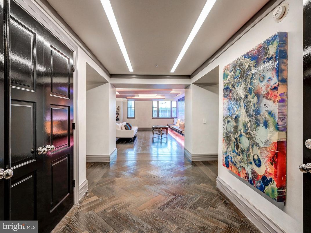 Interior, Recessed Lighting, Wood Texture Flooring