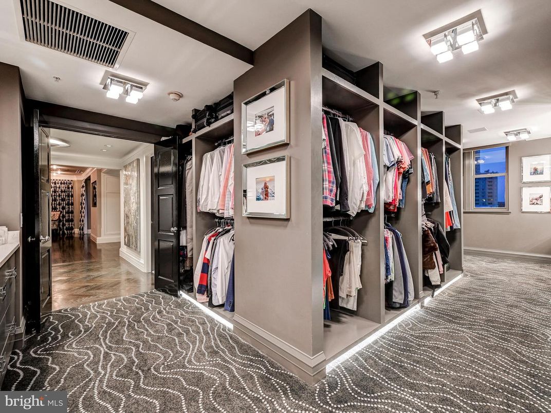 Interior, Walk-in Closets, Wood Texture Flooring