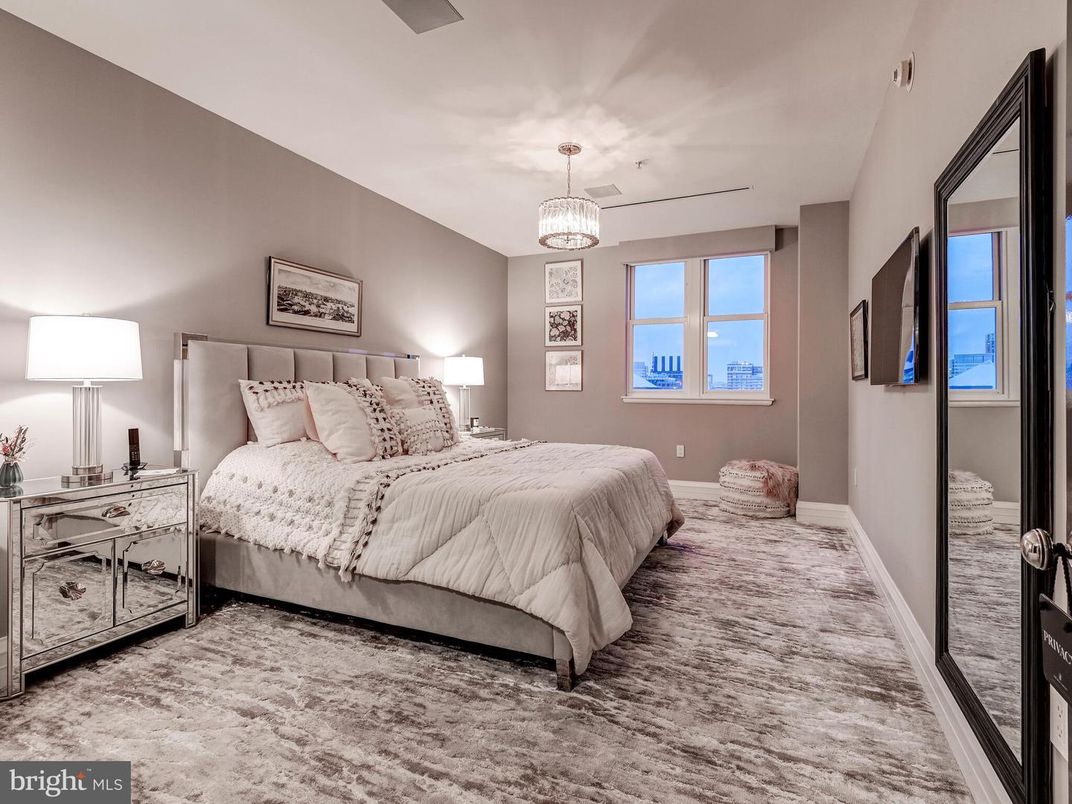 Bedroom, Interior, Pendant Lights