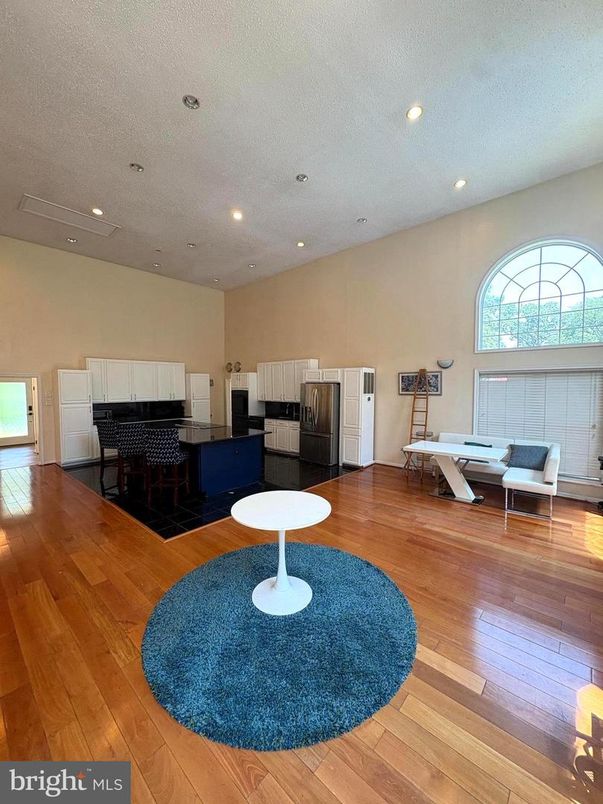 Interior, Piano, Recessed Lighting, Wood Texture Flooring