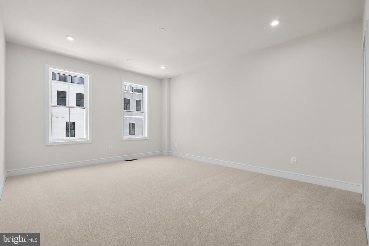 Empty room, Interior, Recessed Lighting