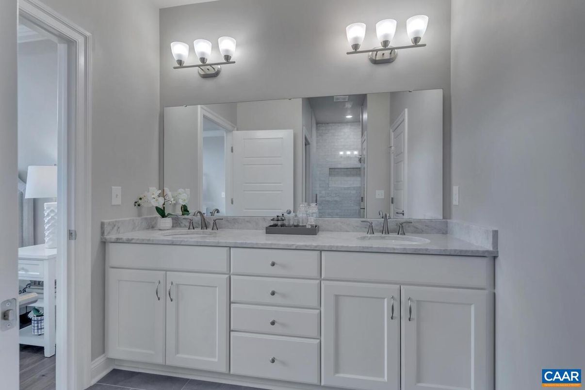 Bathroom, Dual Sink Vanities, Interior