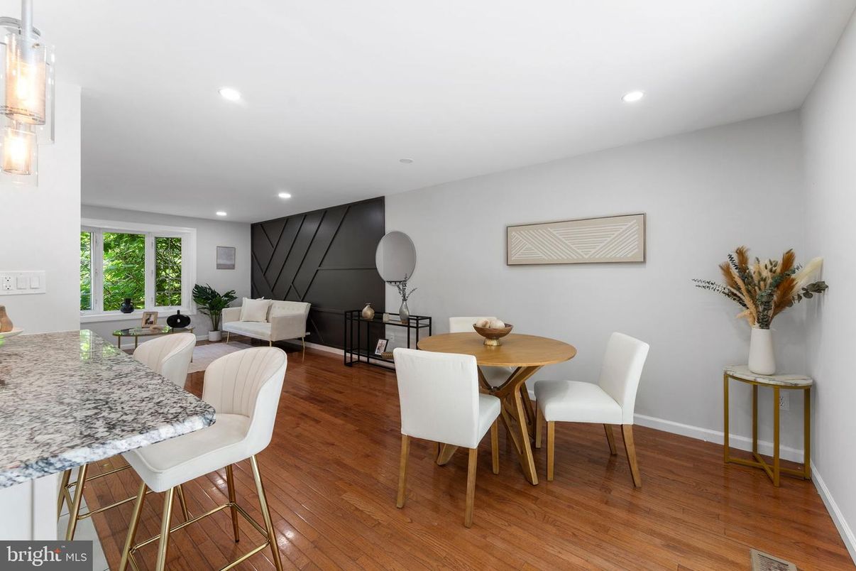 Dining room, Interior, Living room, Recessed Lighting, Wood Texture Flooring
