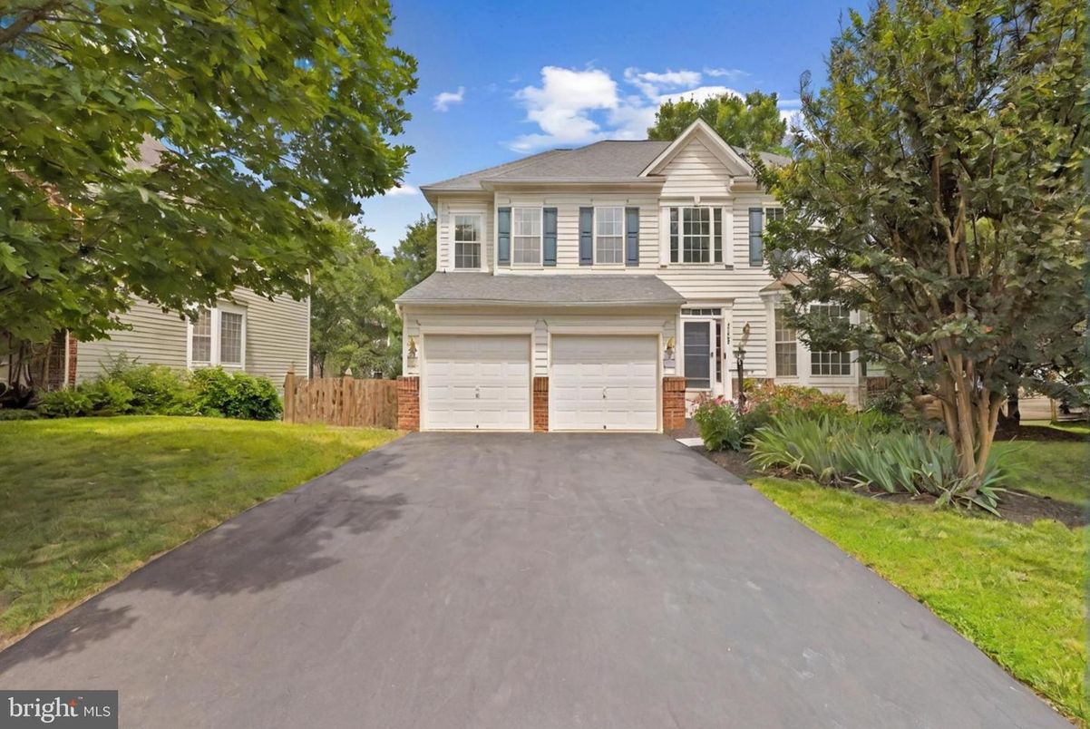 Attached, Exterior, Facade, Georgian