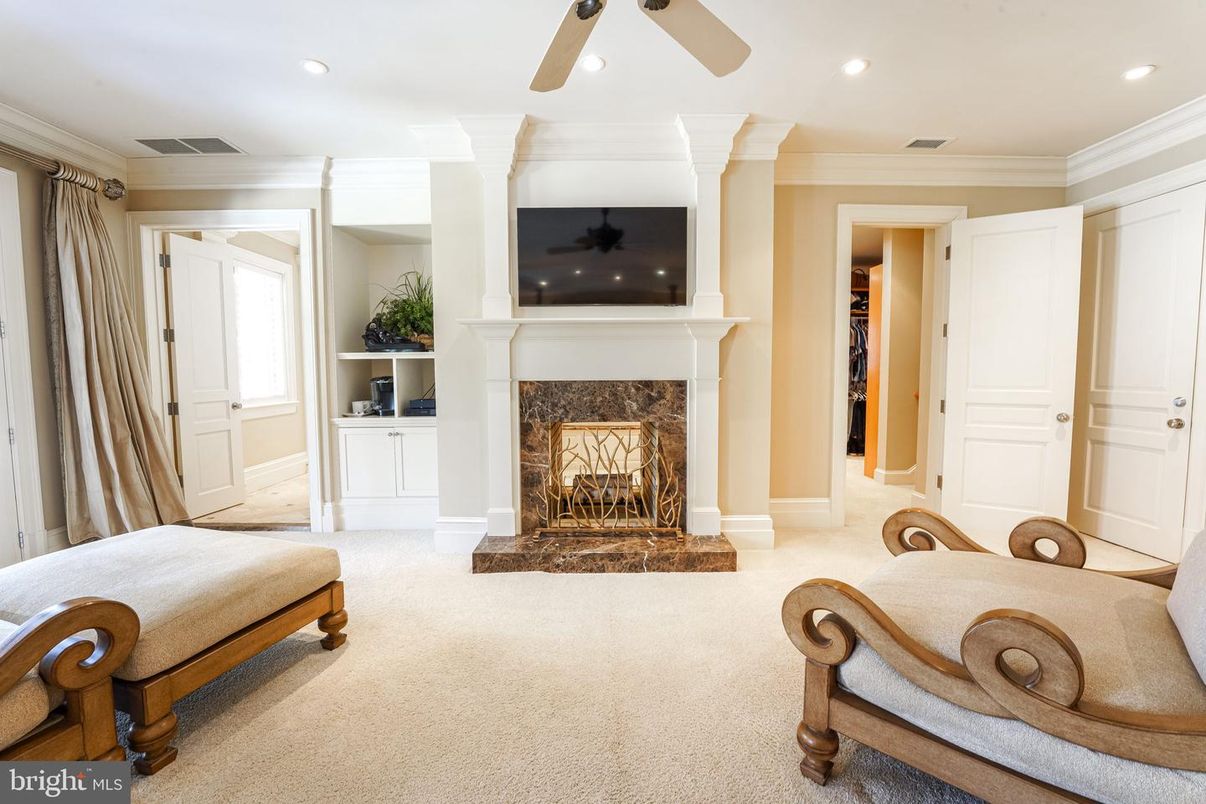 Fireplace, Interior, Recessed Lighting