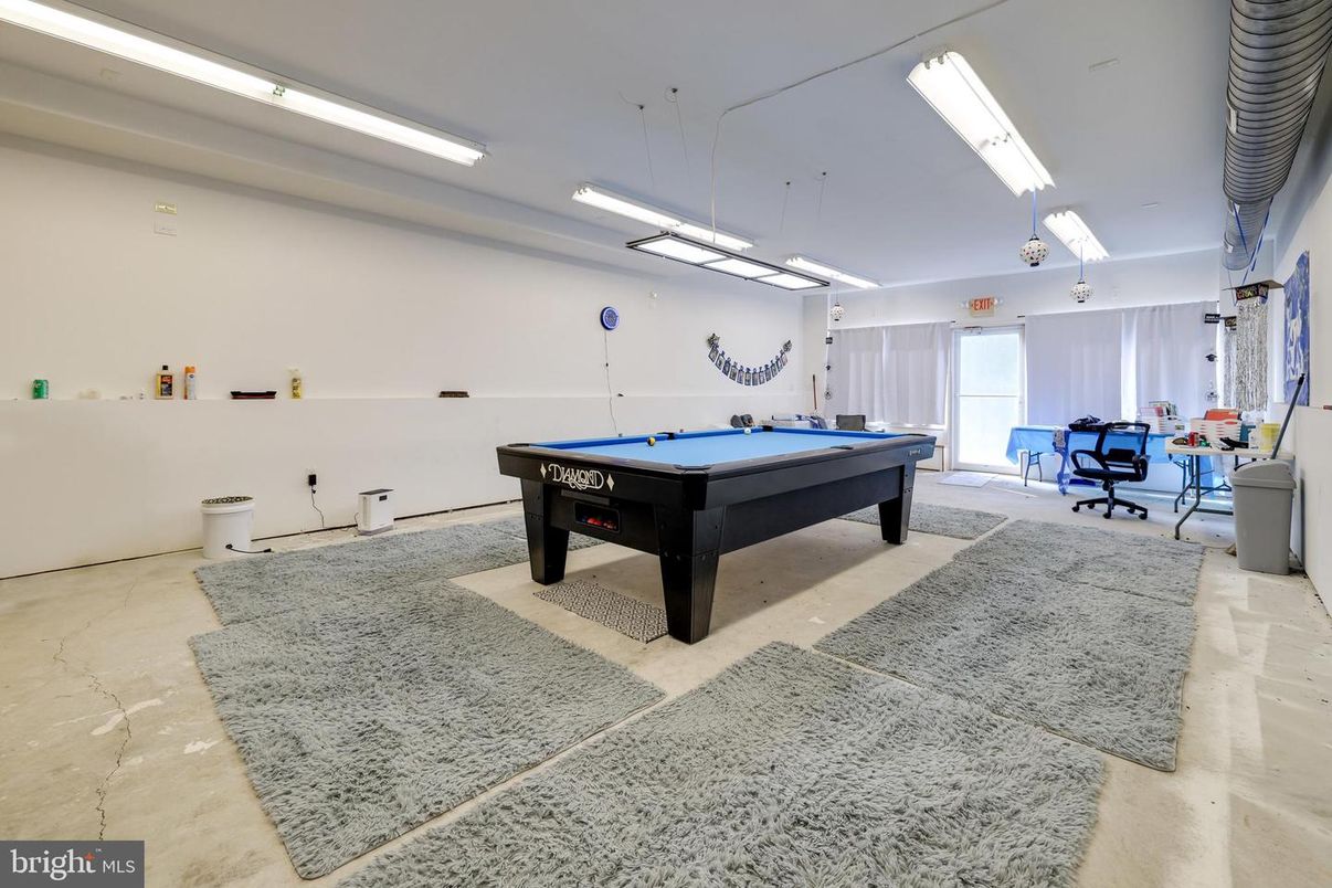 Billiard Table, Game Room, Interior, Pendant Lights