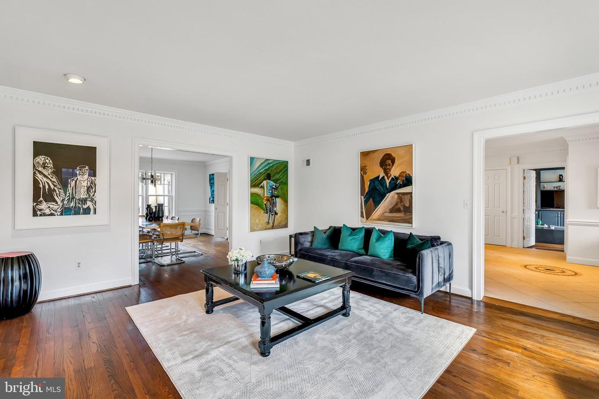 Dining room, Interior, Living room, Pendant Lights, Recessed Lighting, Wood Texture Flooring
