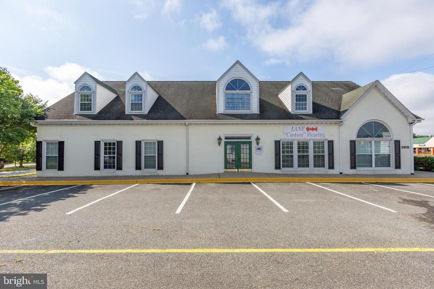 Exterior, Facade, French Provincial