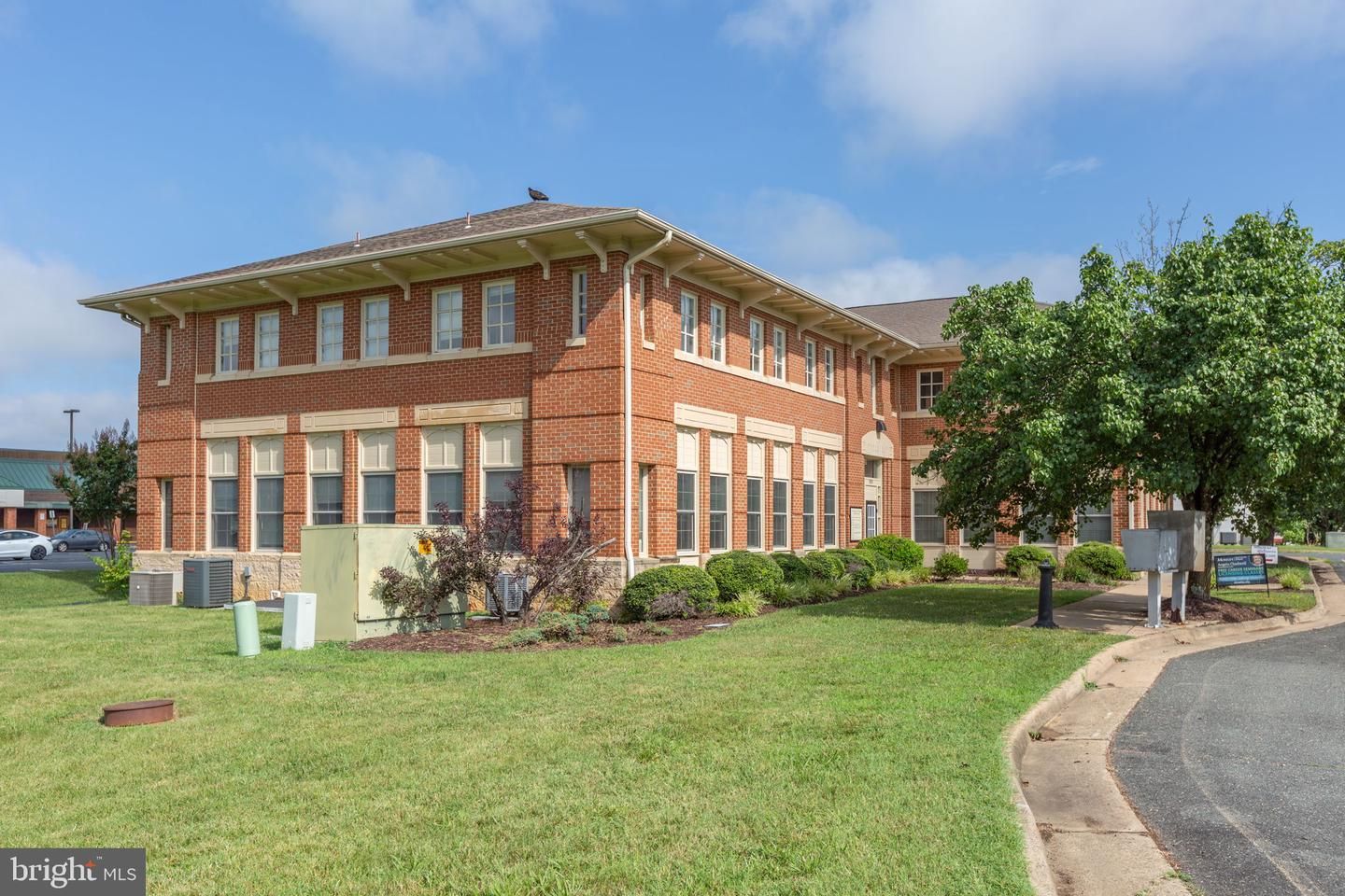 Backyard, Exterior, Facade, Brick Facade, Georgian