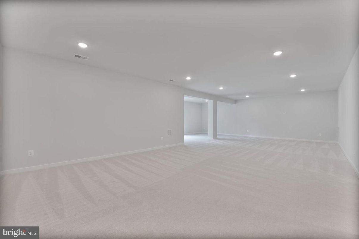 Empty room, Interior, Recessed Lighting