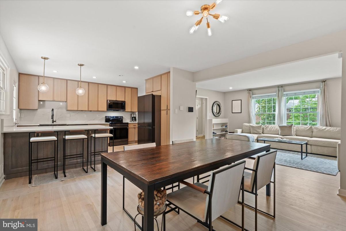 Interior, Kitchen, Living room, Pendant Lights, Recessed Lighting, Stainless Steel Appliances, Wood Texture Flooring