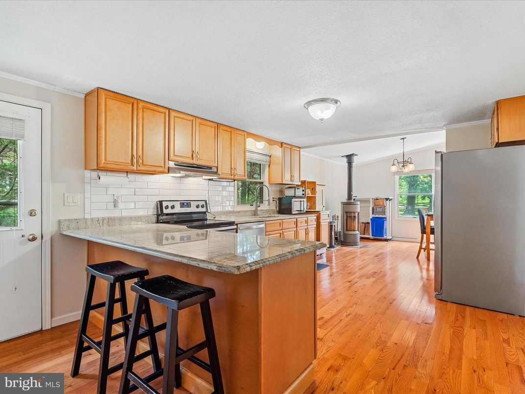 Interior, Kitchen, Pendant Lights, Wood Texture Flooring