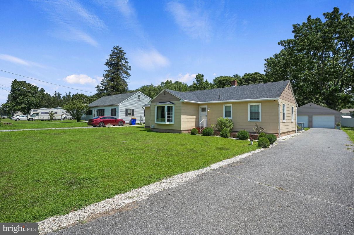 Backyard, Detached Garage, Exterior