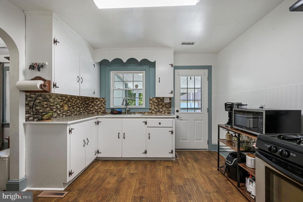 Interior, Kitchen, Wood Texture Flooring