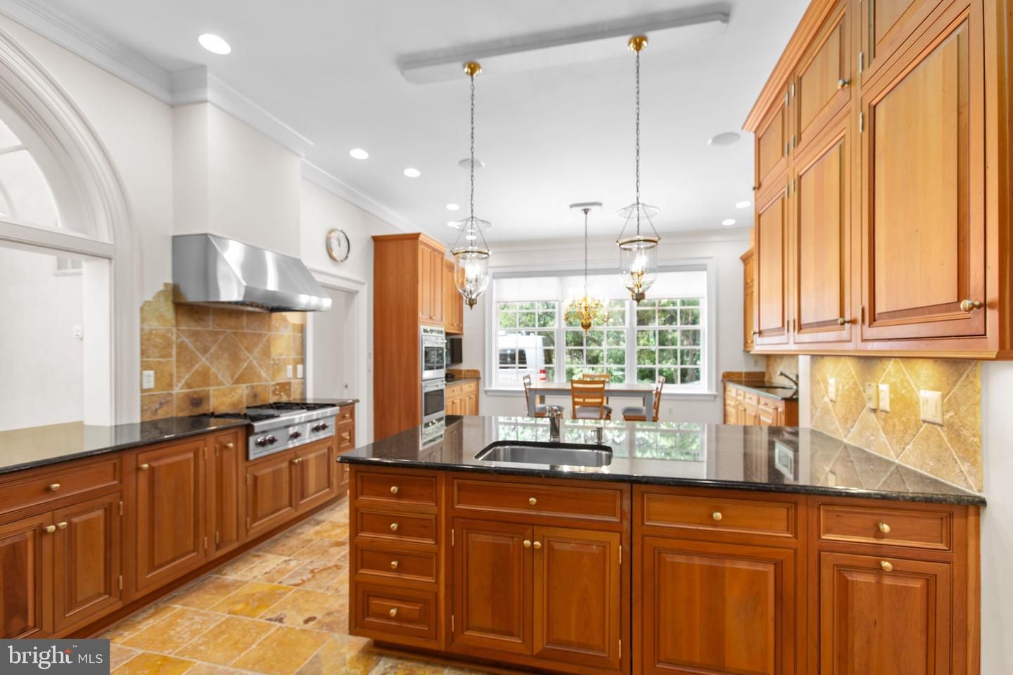 Dining room, Interior, Kitchen, Pendant Lights, Recessed Lighting, Stainless Steel Appliances