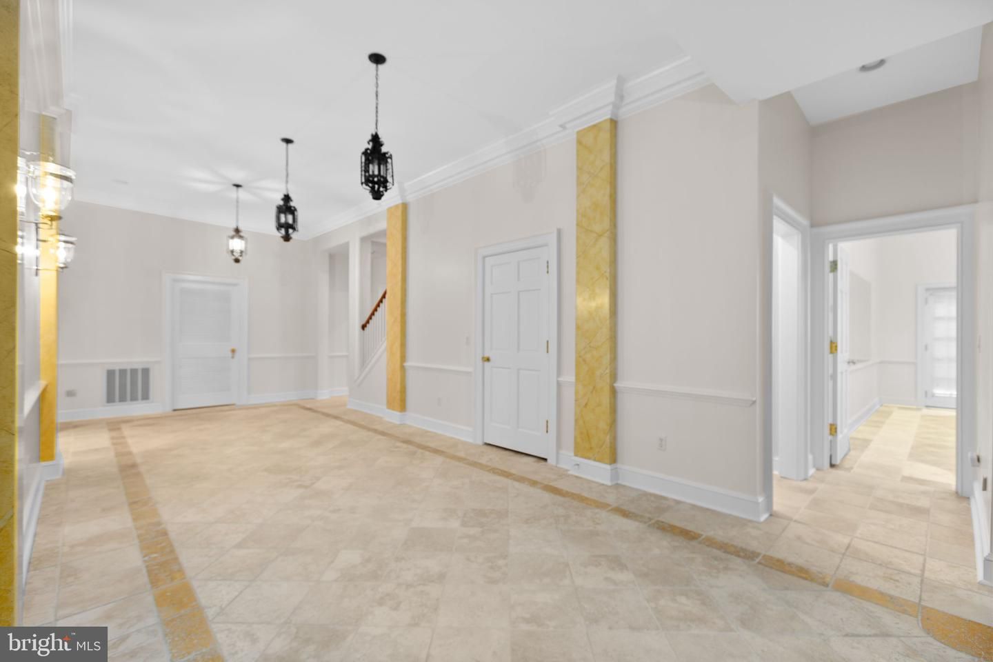 Empty room, Interior, Pendant Lights