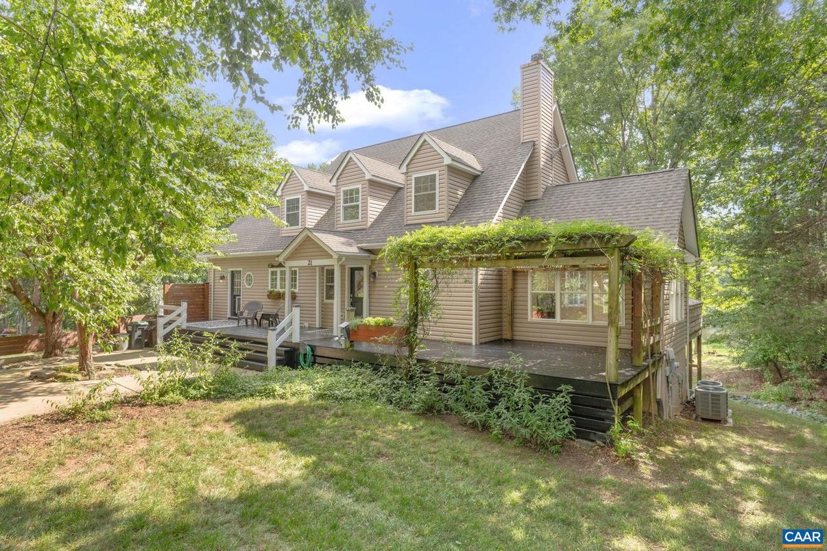 Backyard, Exterior, Facade, Cape Cod