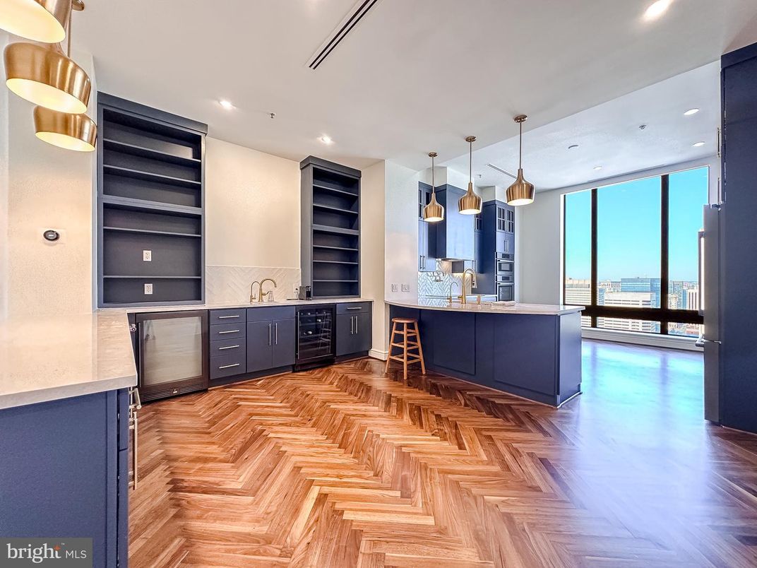 Interior, Kitchen, Pendant Lights, Recessed Lighting, Water, Wood Texture Flooring