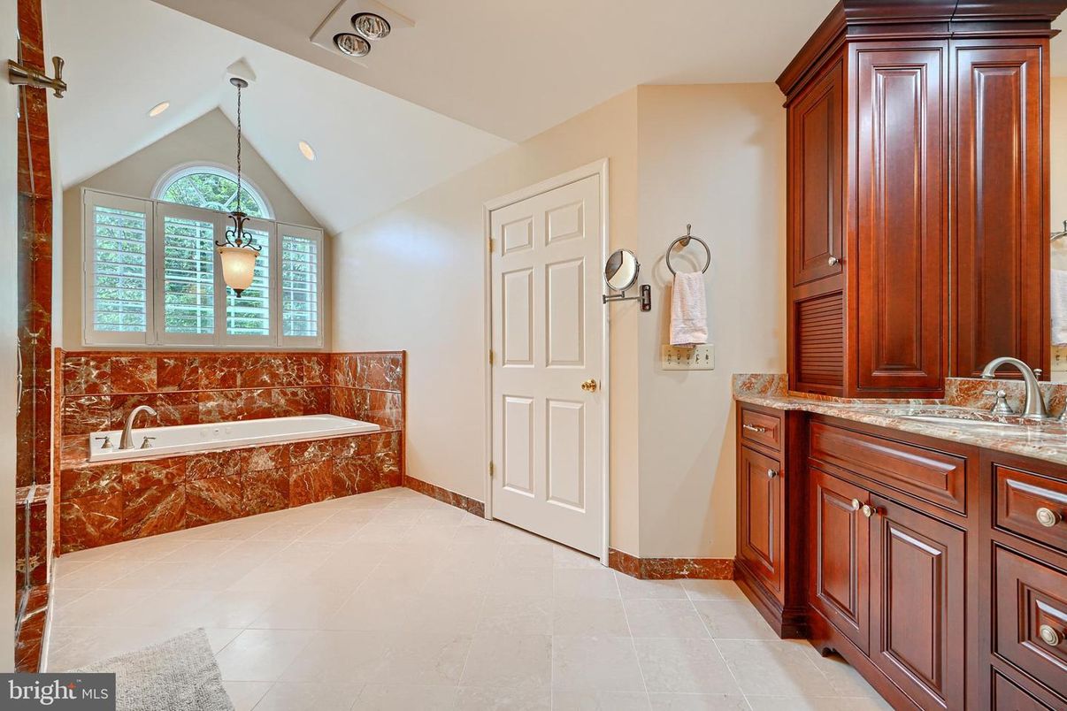 Bathroom, Interior, Pendant Lights