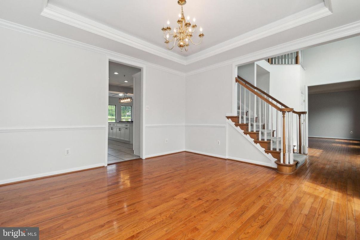 Chandelier, Empty room, Interior, Wood Texture Flooring