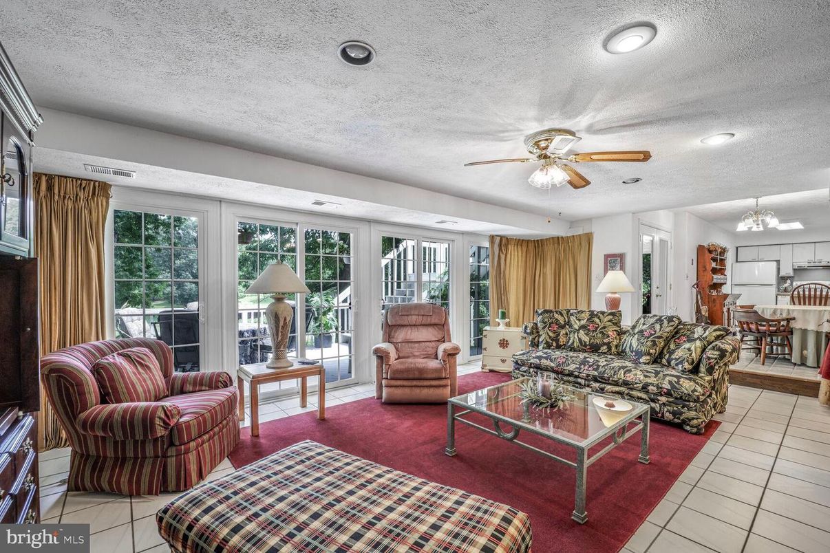 Chandelier, Dining room, Interior, Living room, Recessed Lighting