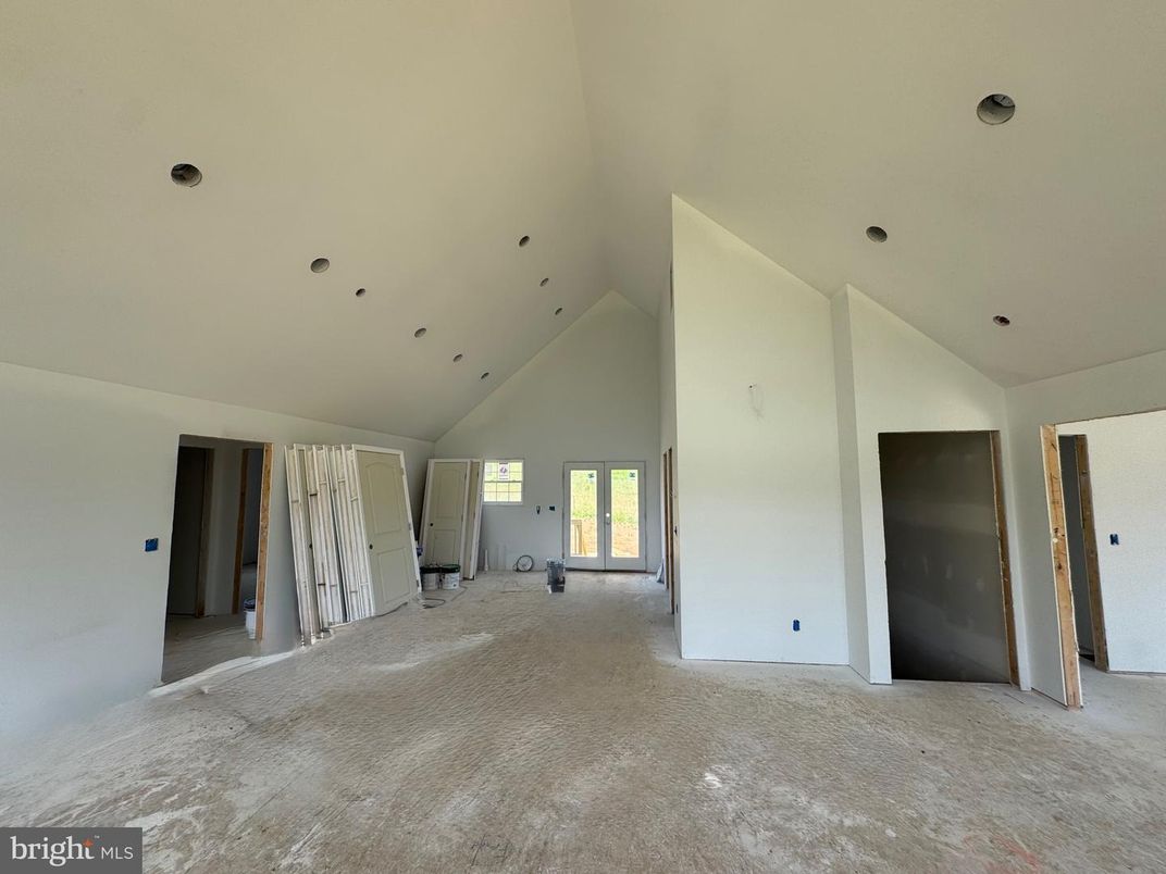 Empty room, Interior, Recessed Lighting